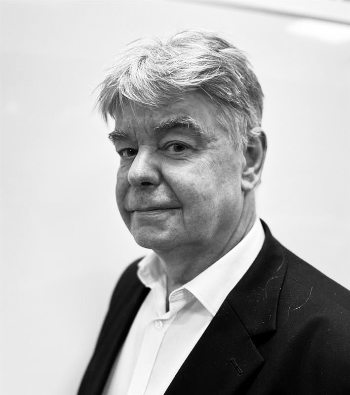 Kevin Lyon, Financial Controller